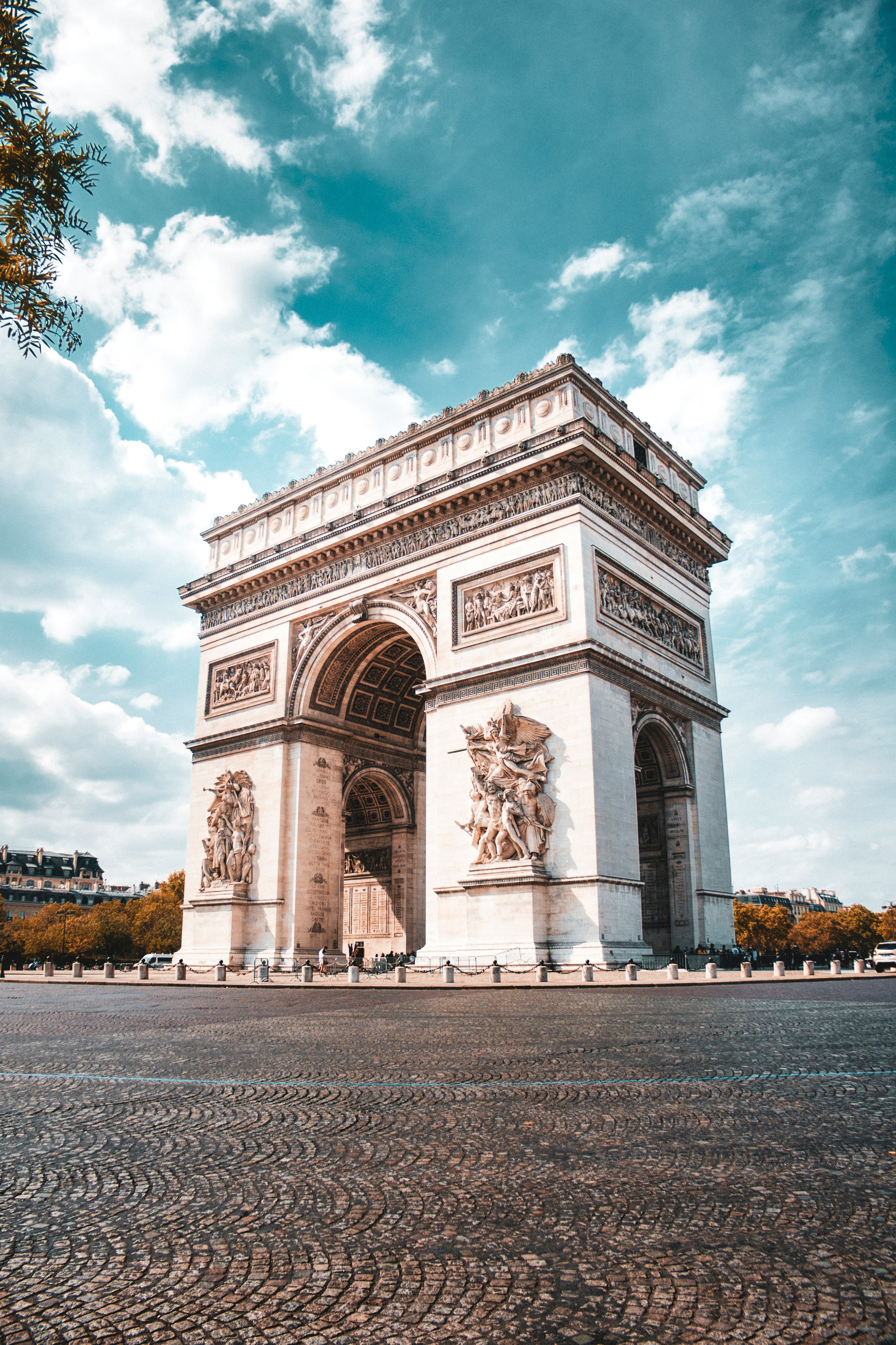 Vista del Arco del Triunfo como referente de arquitectura urbana